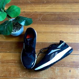 Reebok Sneaker Black men’s size 7